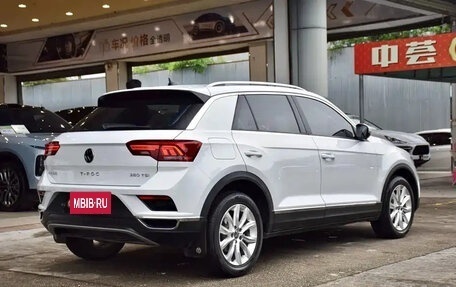 Volkswagen T-Roc I, 2022 год, 1 680 000 рублей, 18 фотография