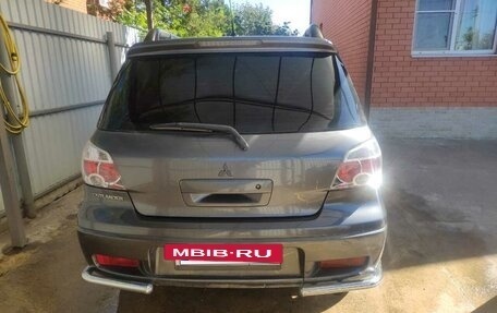 Mitsubishi Outlander III рестайлинг 3, 2007 год, 840 000 рублей, 2 фотография