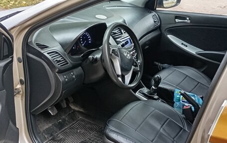 Hyundai Solaris II рестайлинг, 2013 год, 370 000 рублей, 2 фотография