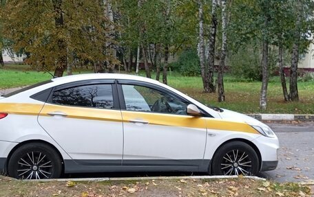 Hyundai Solaris II рестайлинг, 2013 год, 370 000 рублей, 4 фотография