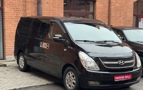 Hyundai Grand Starex Grand Starex I рестайлинг 2, 2011 год, 1 300 000 рублей, 1 фотография