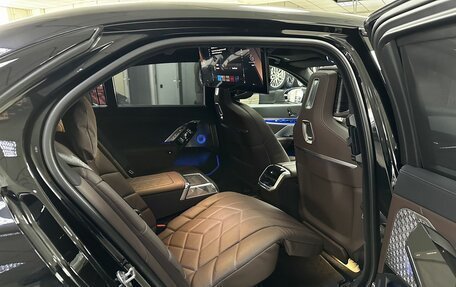 BMW 7 серия, 2023 год, 17 000 000 рублей, 13 фотография
