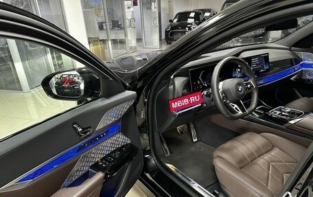 BMW 7 серия, 2023 год, 17 000 000 рублей, 20 фотография