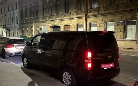 Hyundai Grand Starex Grand Starex I рестайлинг 2, 2011 год, 1 300 000 рублей, 4 фотография