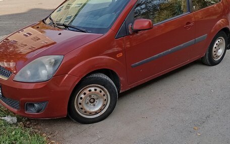 Ford Fiesta, 2006 год, 380 000 рублей, 2 фотография
