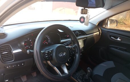 KIA Rio IV, 2017 год, 935 000 рублей, 7 фотография