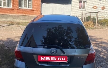 Honda Fit III, 2005 год, 530 000 рублей, 2 фотография