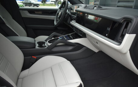 Porsche Cayenne III, 2025 год, 19 850 000 рублей, 16 фотография