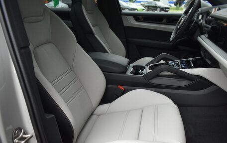 Porsche Cayenne III, 2025 год, 19 850 000 рублей, 17 фотография