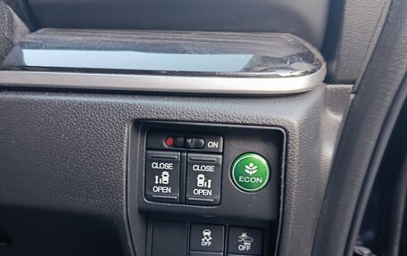 Honda Odyssey IV, 2016 год, 2 350 000 рублей, 8 фотография
