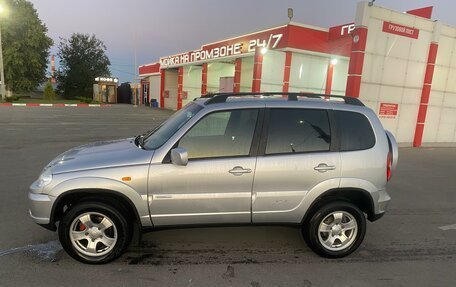 Chevrolet Niva I рестайлинг, 2010 год, 535 000 рублей, 2 фотография