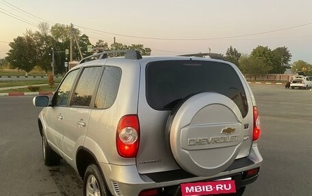 Chevrolet Niva I рестайлинг, 2010 год, 535 000 рублей, 3 фотография