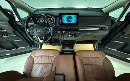 Honda Odyssey IV, 2021 год, 2 300 500 рублей, 8 фотография