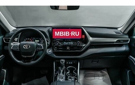 Toyota Highlander, 2025 год, 5 350 000 рублей, 24 фотография