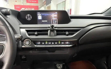 Lexus UX I, 2021 год, 2 000 500 рублей, 14 фотография