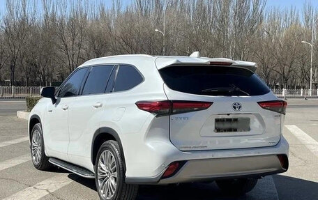 Toyota Highlander, 2022 год, 3 200 500 рублей, 6 фотография