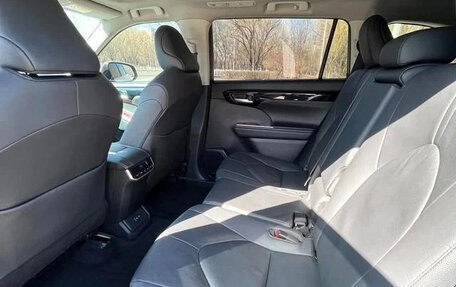 Toyota Highlander, 2022 год, 3 200 500 рублей, 9 фотография