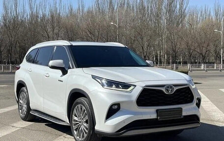 Toyota Highlander, 2022 год, 3 200 500 рублей, 3 фотография