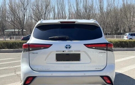 Toyota Highlander, 2022 год, 3 200 500 рублей, 5 фотография