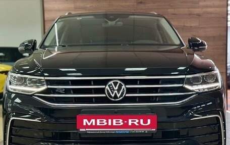 Volkswagen Tiguan II, 2023 год, 3 990 000 рублей, 2 фотография