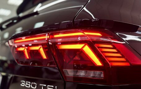 Volkswagen Tiguan II, 2023 год, 3 990 000 рублей, 8 фотография
