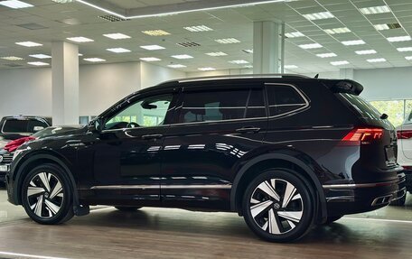 Volkswagen Tiguan II, 2023 год, 3 990 000 рублей, 13 фотография