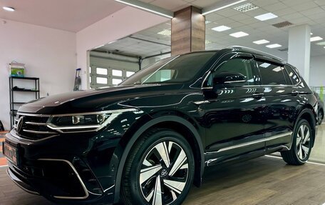 Volkswagen Tiguan II, 2023 год, 3 990 000 рублей, 10 фотография