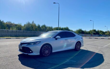 Toyota Camry, 2018 год, 2 490 000 рублей, 8 фотография