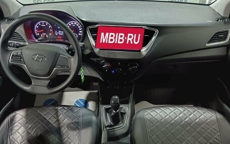 Hyundai Solaris II рестайлинг, 2018 год, 1 050 000 рублей, 15 фотография