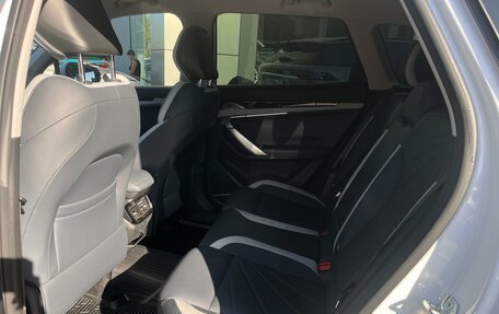 Geely Atlas, 2024 год, 2 990 000 рублей, 16 фотография