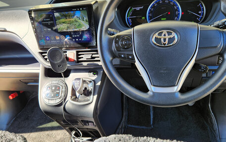 Toyota Voxy III, 2015 год, 2 100 000 рублей, 12 фотография