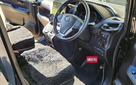 Toyota Voxy III, 2015 год, 2 100 000 рублей, 9 фотография
