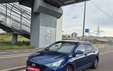Hyundai Solaris II рестайлинг, 2021 год, 1 500 000 рублей, 2 фотография
