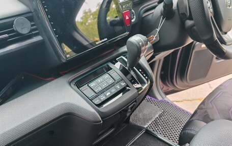 Honda Stepwgn IV, 2017 год, 2 300 000 рублей, 17 фотография