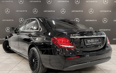 Mercedes-Benz E-Класс, 2019 год, 3 210 000 рублей, 7 фотография