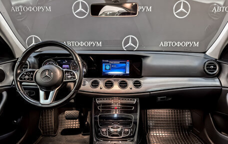 Mercedes-Benz E-Класс, 2019 год, 3 210 000 рублей, 14 фотография