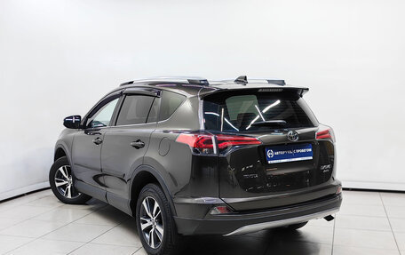 Toyota RAV4, 2018 год, 2 390 000 рублей, 2 фотография