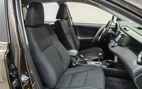 Toyota RAV4, 2018 год, 2 390 000 рублей, 7 фотография