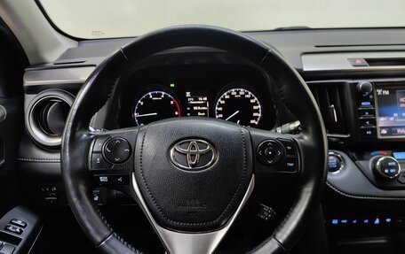Toyota RAV4, 2018 год, 2 390 000 рублей, 11 фотография