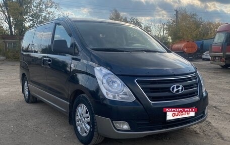 Hyundai H-1 II рестайлинг, 2015 год, 1 930 000 рублей, 2 фотография