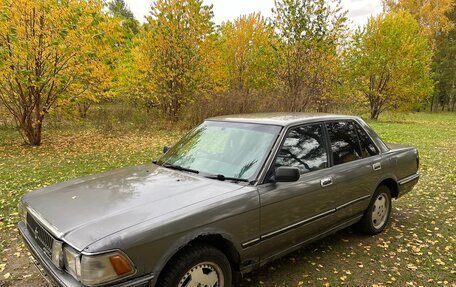 Toyota Crown, 1988 год, 145 000 рублей, 1 фотография