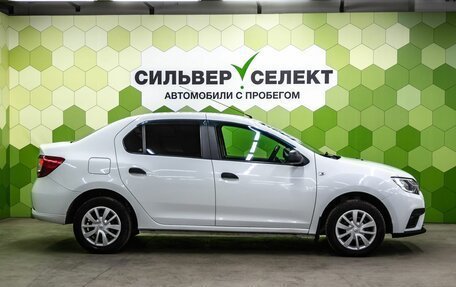 Renault Logan II, 2019 год, 900 000 рублей, 8 фотография