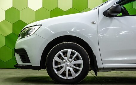 Renault Logan II, 2019 год, 900 000 рублей, 9 фотография
