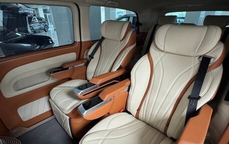 Mercedes-Benz Vito, 2024 год, 9 900 000 рублей, 7 фотография