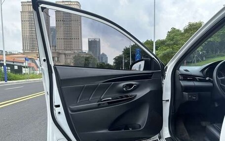 Toyota Yaris XP150 рестайлинг, 2021 год, 1 250 000 рублей, 20 фотография