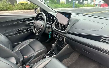 Toyota Yaris XP150 рестайлинг, 2021 год, 1 250 000 рублей, 18 фотография