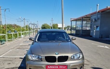 BMW 1 серия, 2006 год, 640 000 рублей, 1 фотография