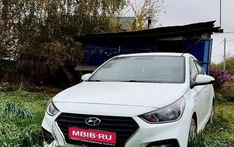 Hyundai Solaris II рестайлинг, 2018 год, 1 000 000 рублей, 1 фотография