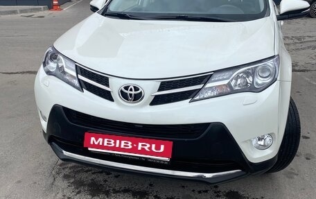 Toyota RAV4, 2014 год, 1 550 000 рублей, 5 фотография