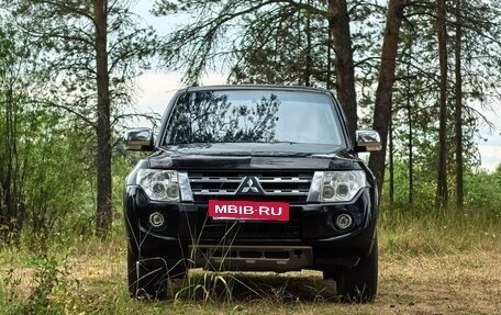 Mitsubishi Pajero IV, 2011 год, 1 700 000 рублей, 2 фотография